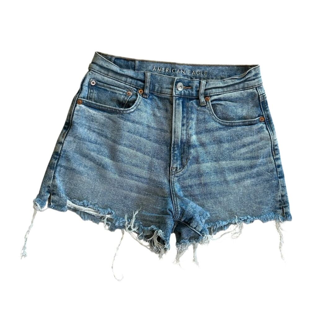 American Eagle "Highest Rise 90's Boyfriend Short" Cut Off Light Wash Size 6